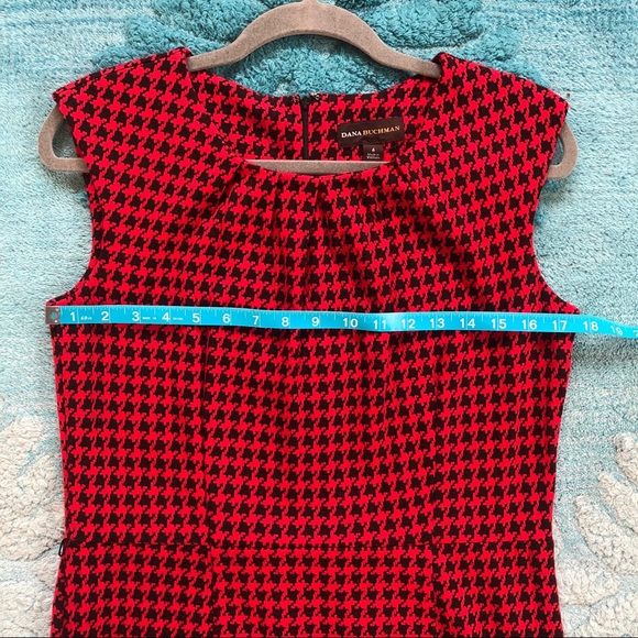 ☎️ Dana Buchman Houndstooth Dress Size 6/8 Medium Red & Black Pattern Soft Comfy - Picture 5 of 8